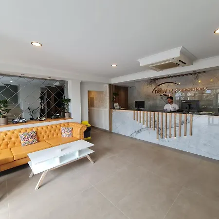 تونوز بيتش فندق