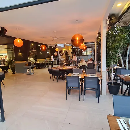 فندق تونوز بيتش