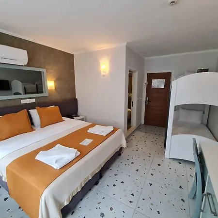 Tonoz Hotel 3*
