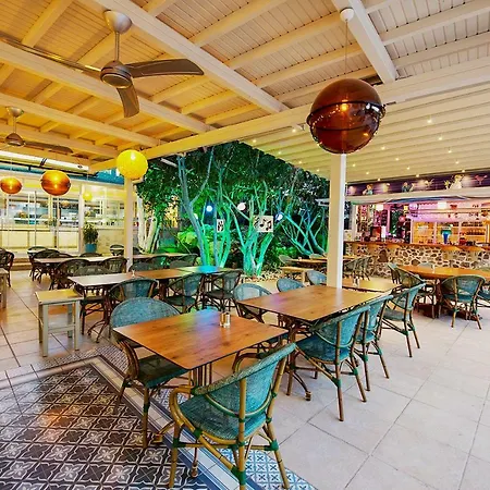 تونوز بيتش فندق