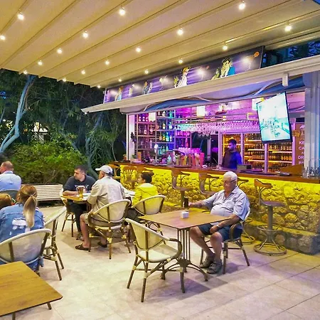 تونوز بيتش فندق 3*